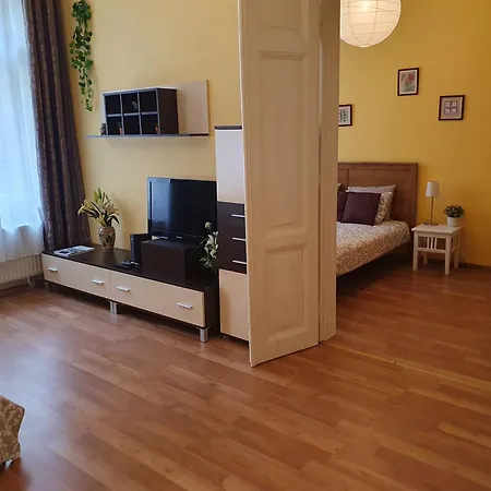 Astoria Apartment *
